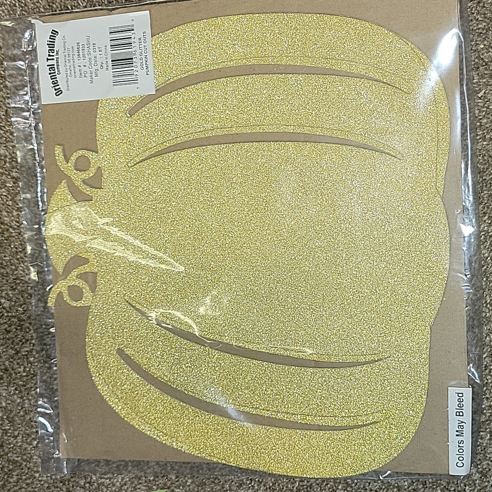 🔥5/$20 Gold glitter pumpkin cut out set